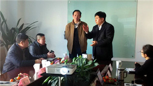 石家庄工信局北斗应用考察团一行莅临黄金城集团宇达考察调研